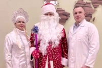 Сегодня Дед Мороз и Снегурочка отправились в детское травматолого-ортопедическое отделение